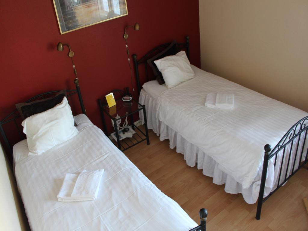 Hotell Zlafen Bed And Breakfast Karlskoga Bagian luar foto